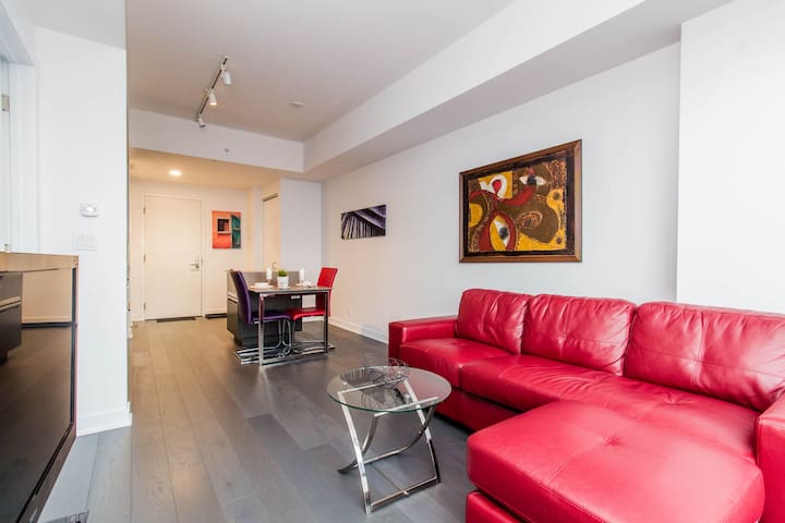 32nd Floor Luxury Tour Des Canadian Condo Downtown
