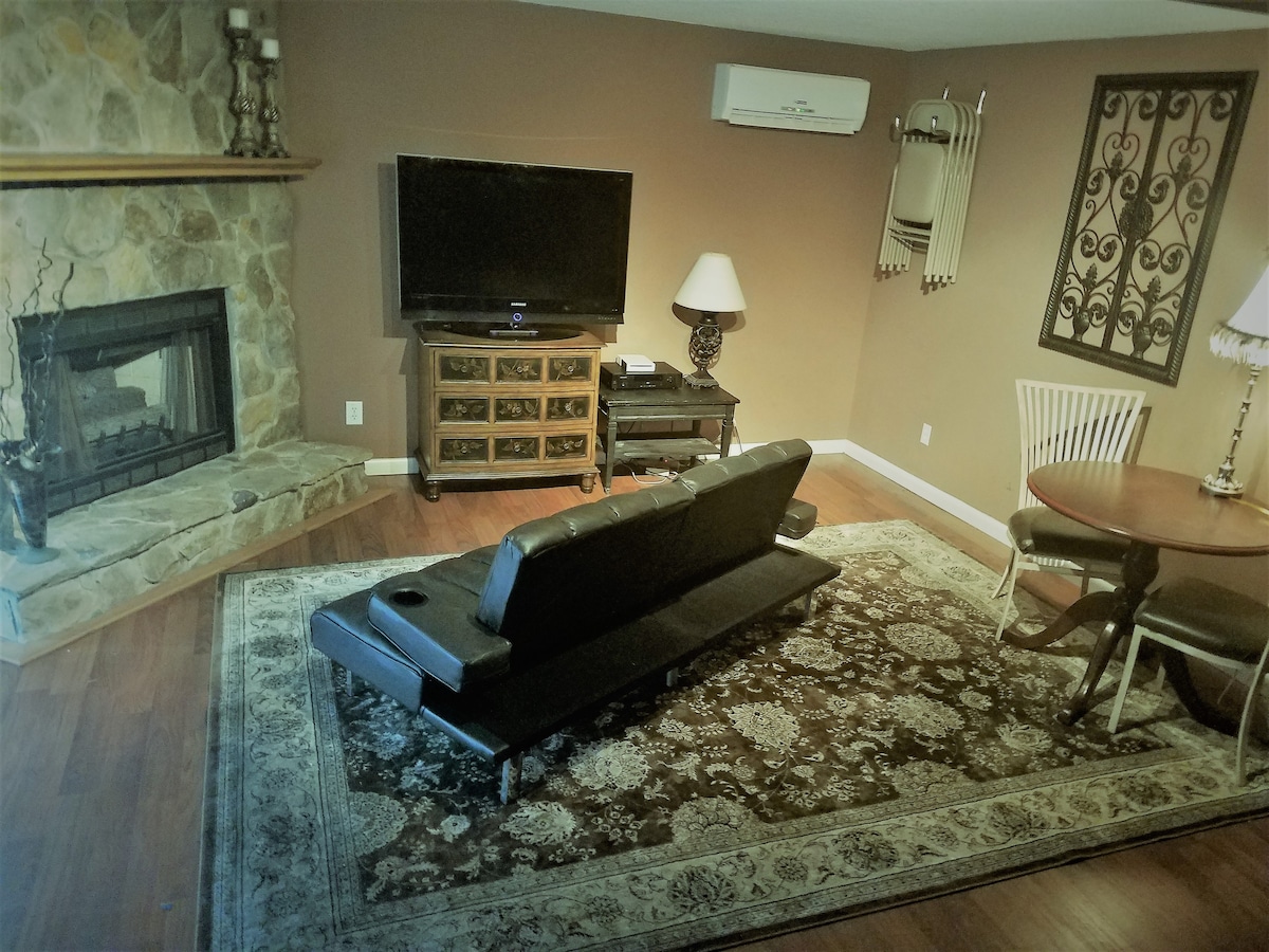 Living room with Fireplace
