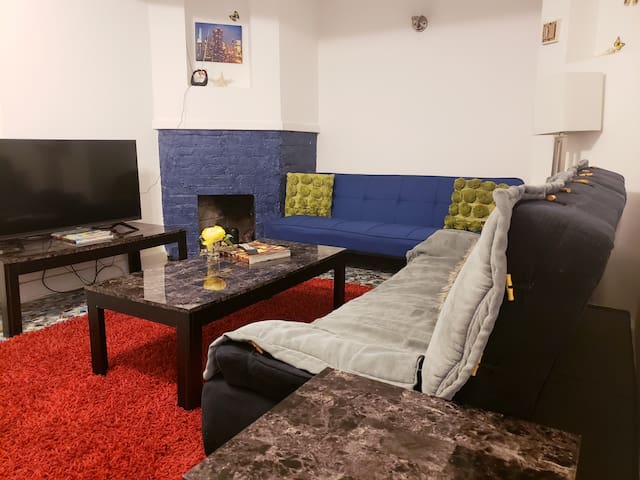 1 Bedroom/Downtown Gold Coast / N Beach/ meg Mile