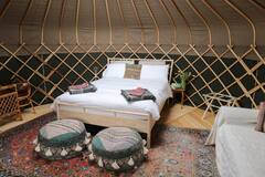 Piglet+Yurt%2C+the+Ultimate+Luxurious+Nature+Retreat