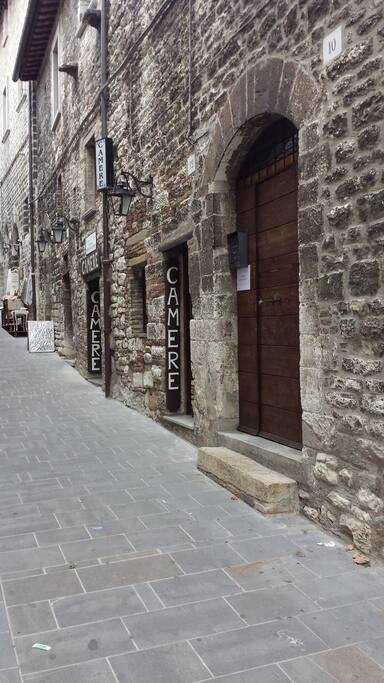 Via Piccardi, 10