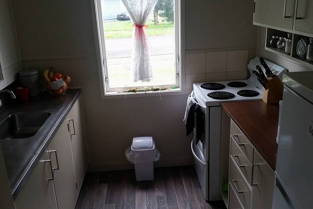 Full shared kitchen available for use