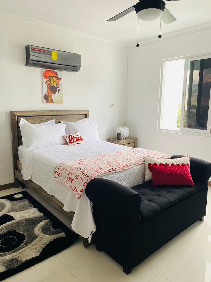 Hillview "Chalet". Your home away from home. Apartments for Rent in