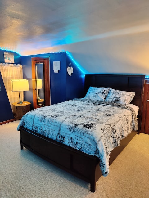 Comfy Attic bedroom in Phillipsburg