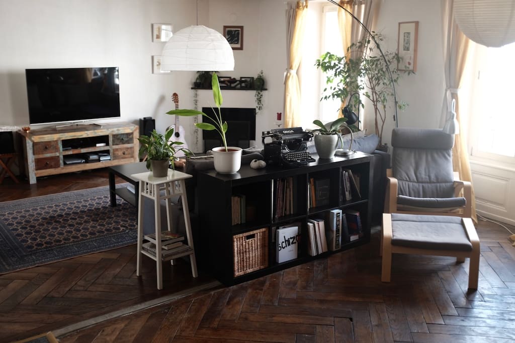 Reading spot, with plenty books