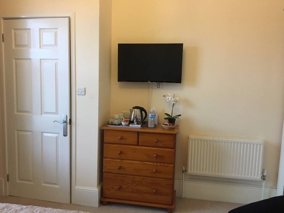 Guest room