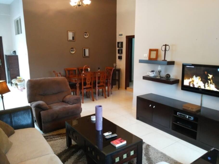 Living room & Dining Area