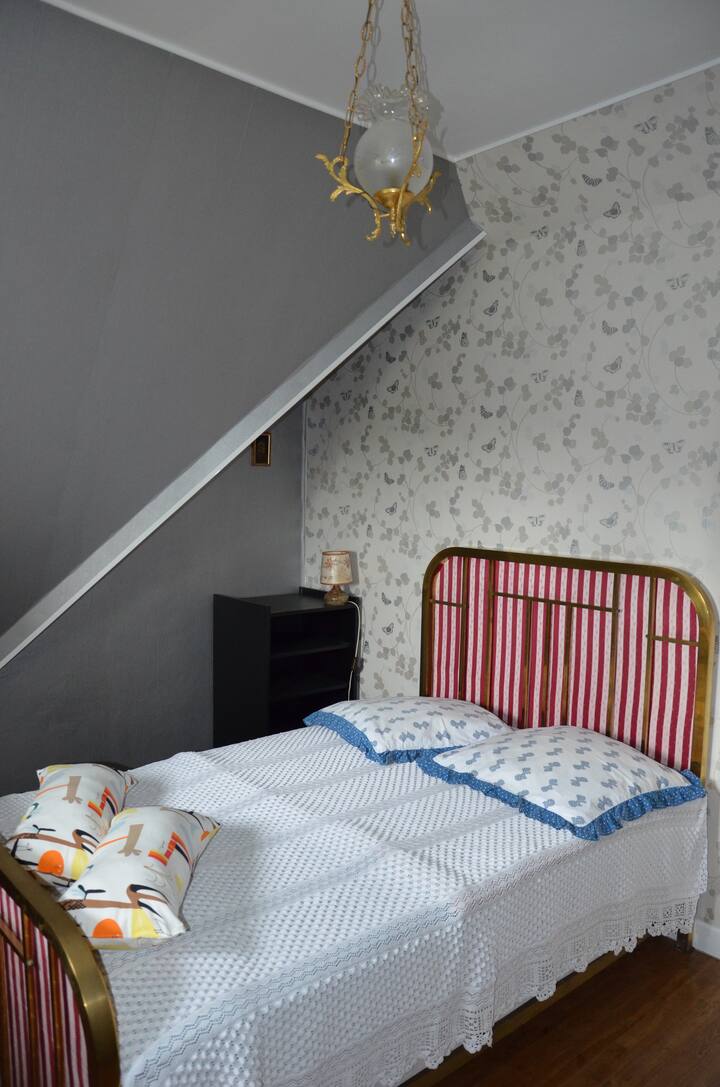 Საძინებელი 3, 1 საწოლი 120