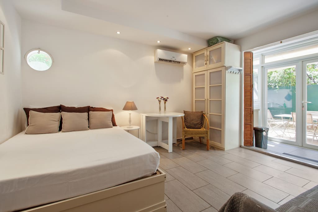 Chambre & salon / Bedroom & living room