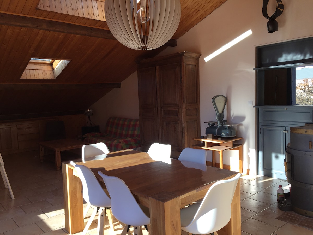 Трапезарията от различна перспектива