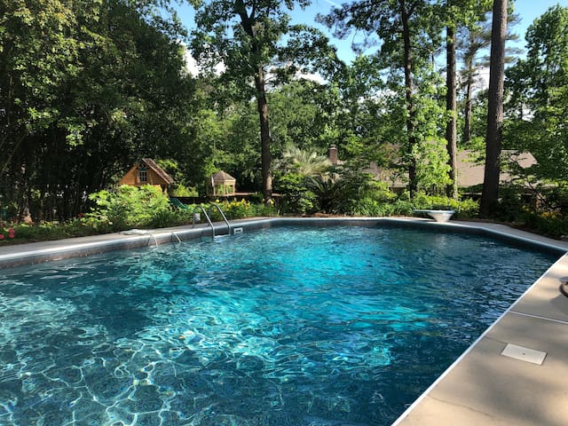 Guest House - Studio Bed & Bath w Saltwater Pool