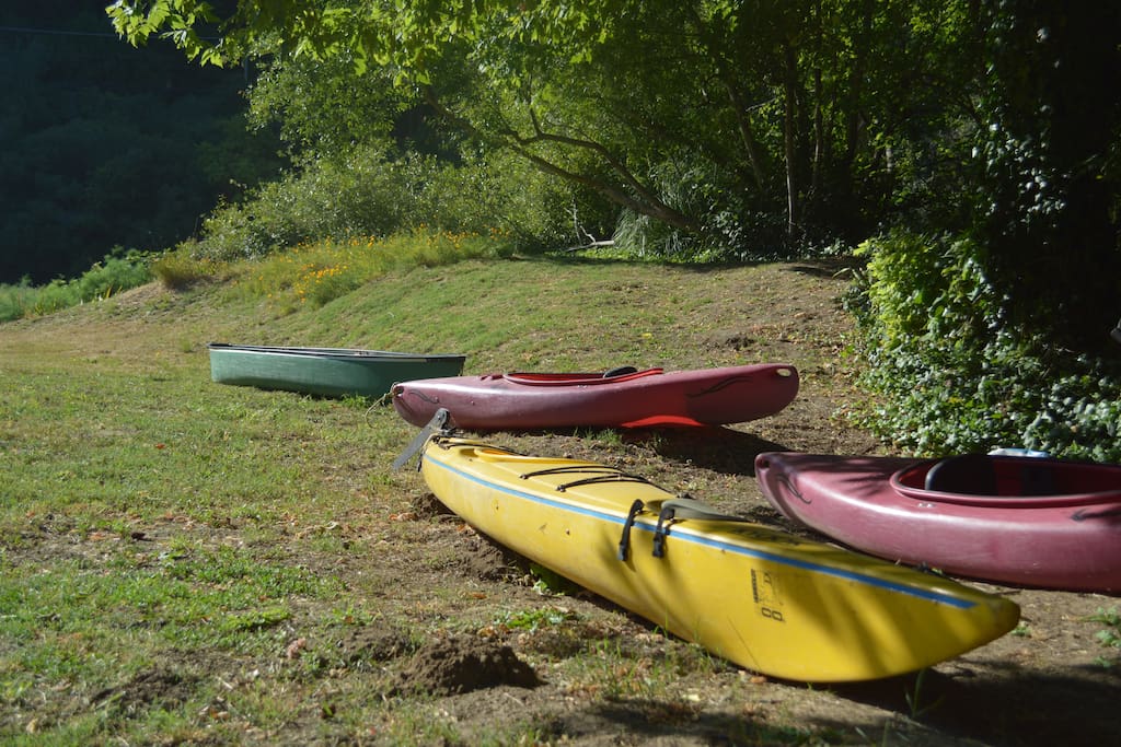 Kayaks and canoe free to use