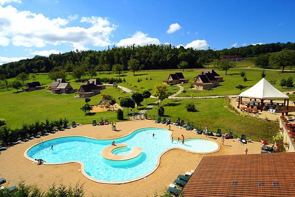 La piscine multibains