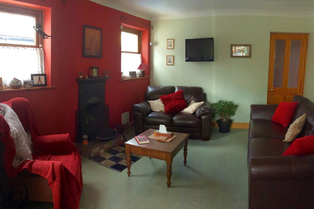 Guest Lounge with terrestrial TV and free Wi-Fi