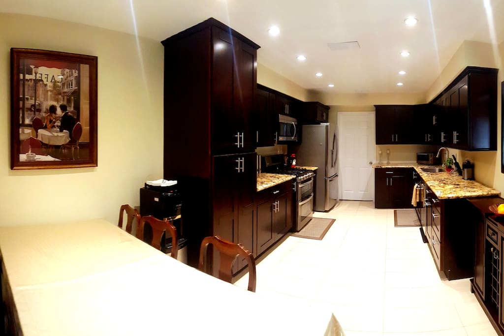 Kitchen/Dining Area