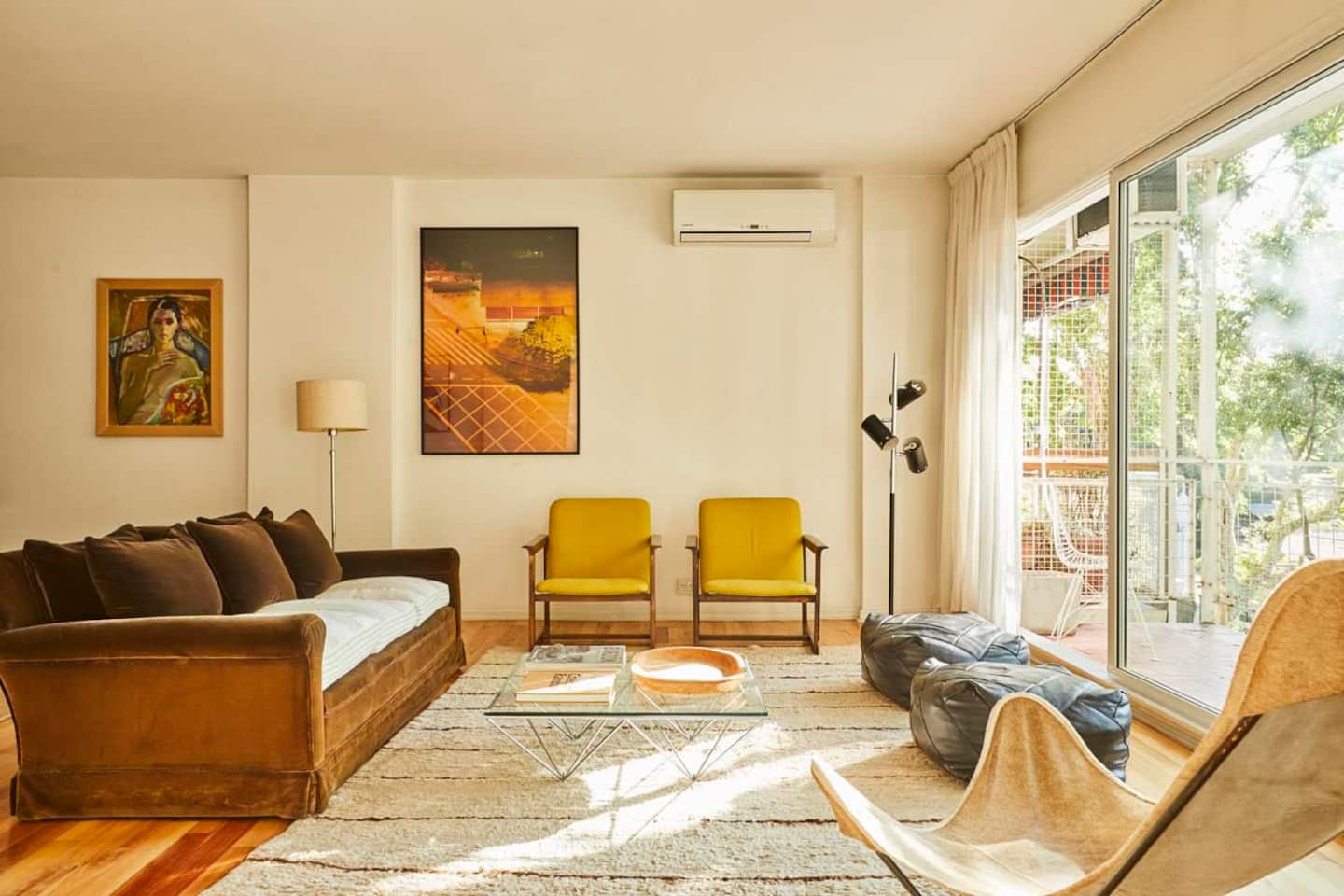 Bohemian, stylish apt in the heart of Palermo — photo 2