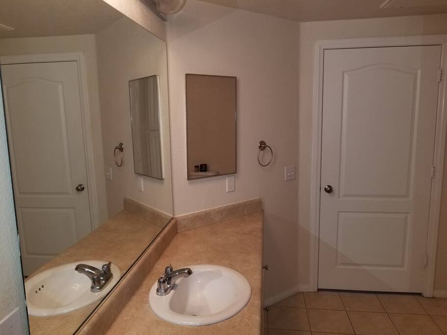 Large bathroom - bathtub included