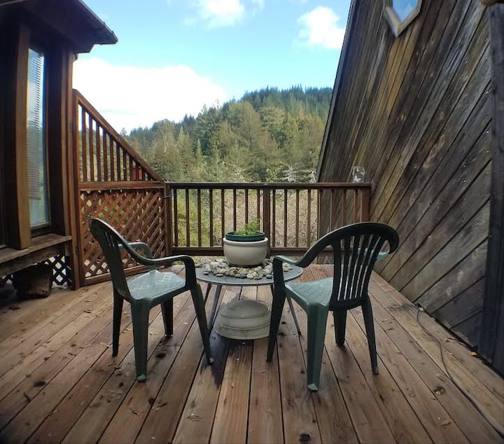Peace and Quiet in the Mountains, Room B