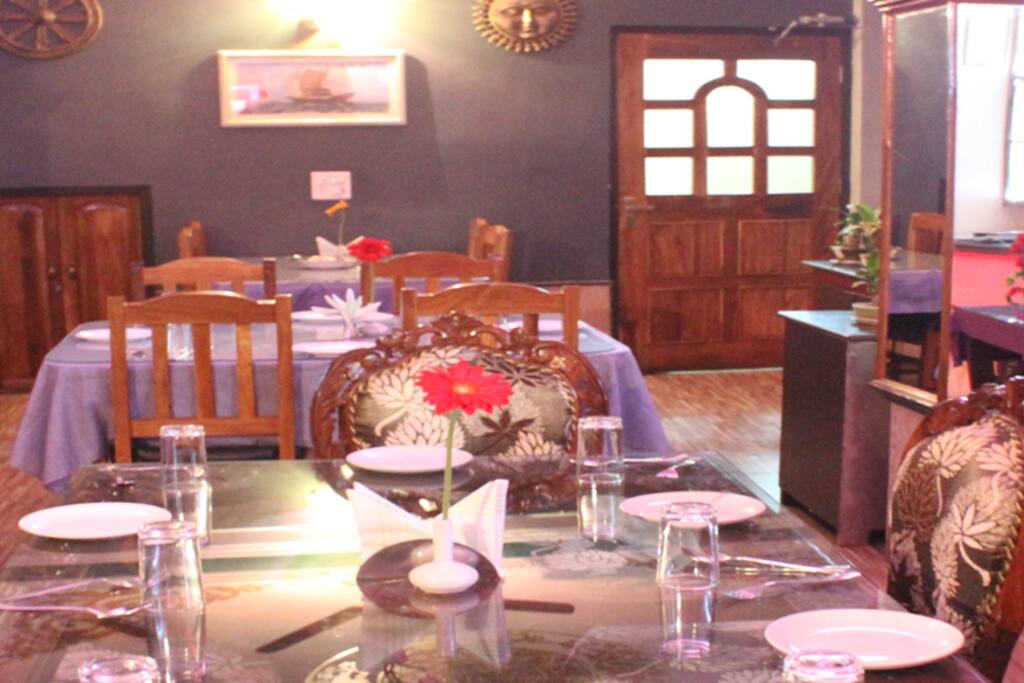 THE IN HOUSE RESTAURANT AND BAR