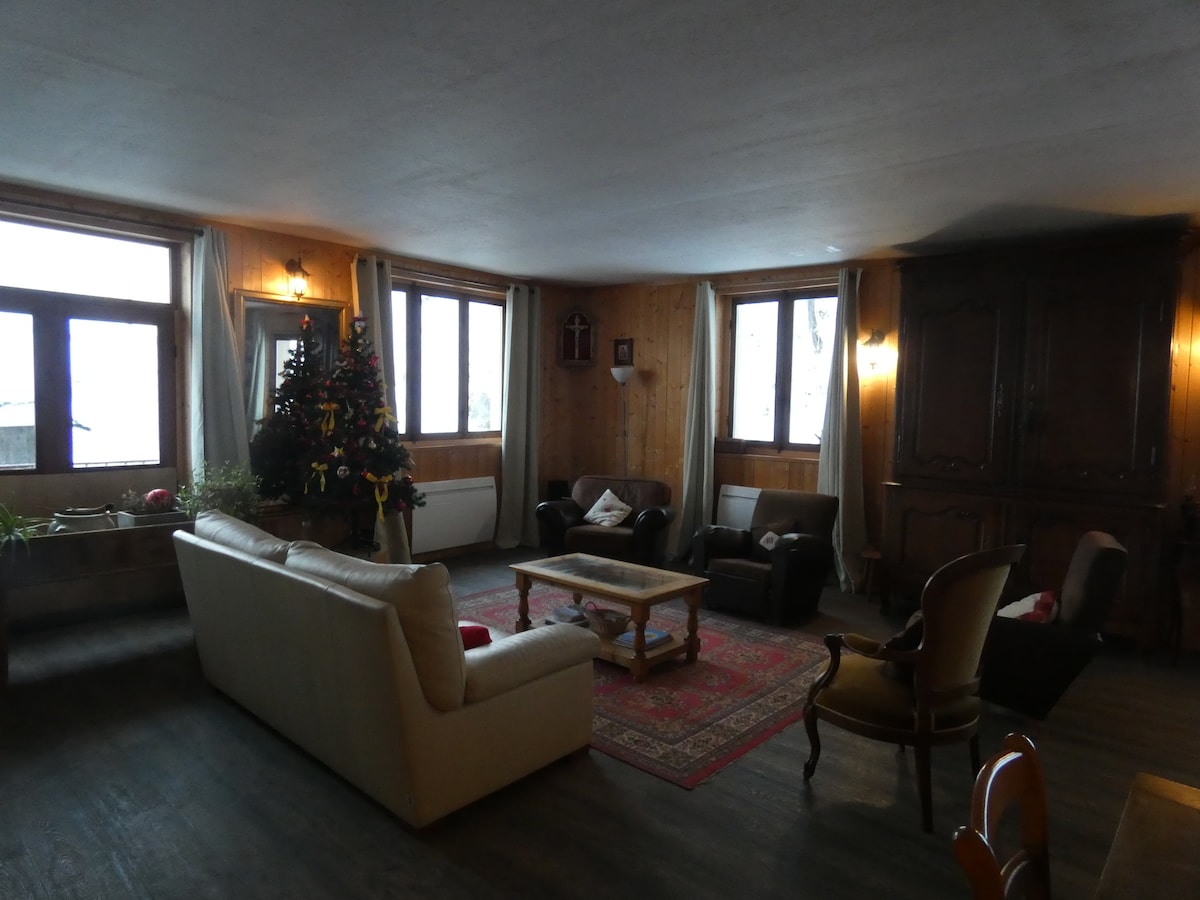 Всекидневна, всекидневна (планинска страна).