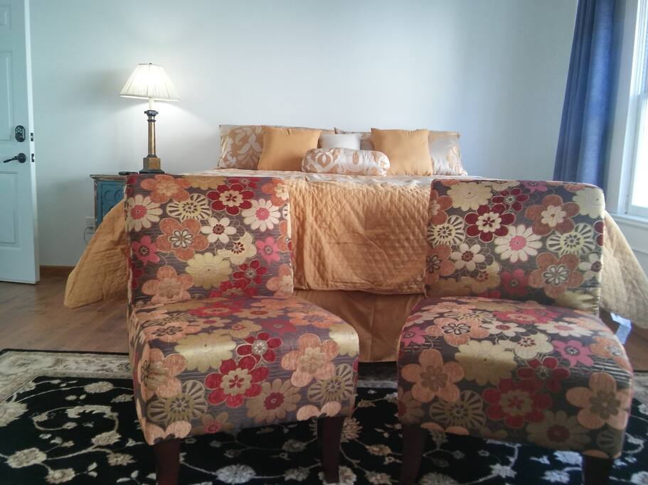 Luxury King Mattress plus Twin Extra Long. There are more than one room which accomodates 3 guests. Bedding and furnishings are unique to each room ! Historic home with common kitchen area for the guests use !