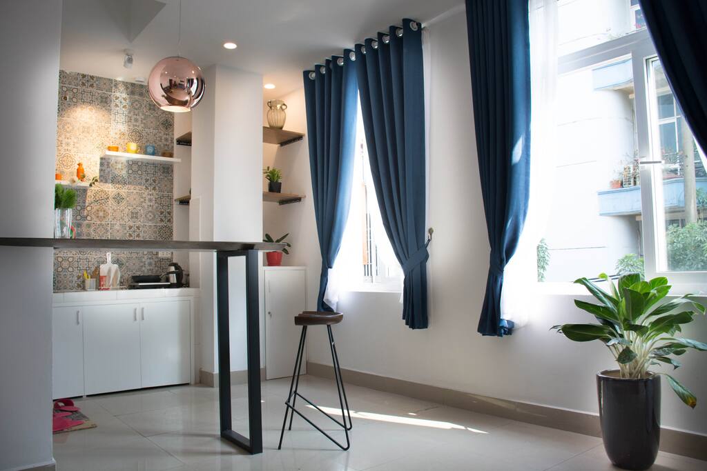 Natural light is always filling the room