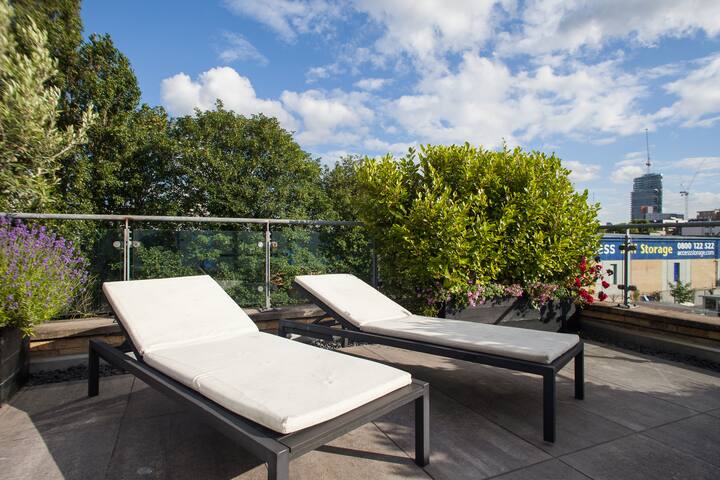 Spacious loft house with roof top on canal gallery image 5