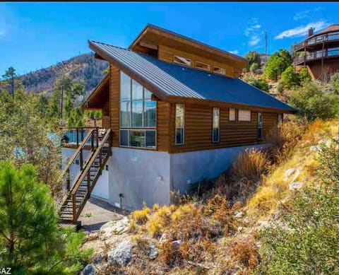 Amazing 3 bedroom Cabin in perfect location