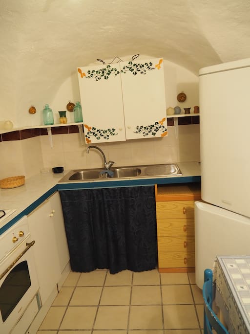 Cucina uno (First kitchen)