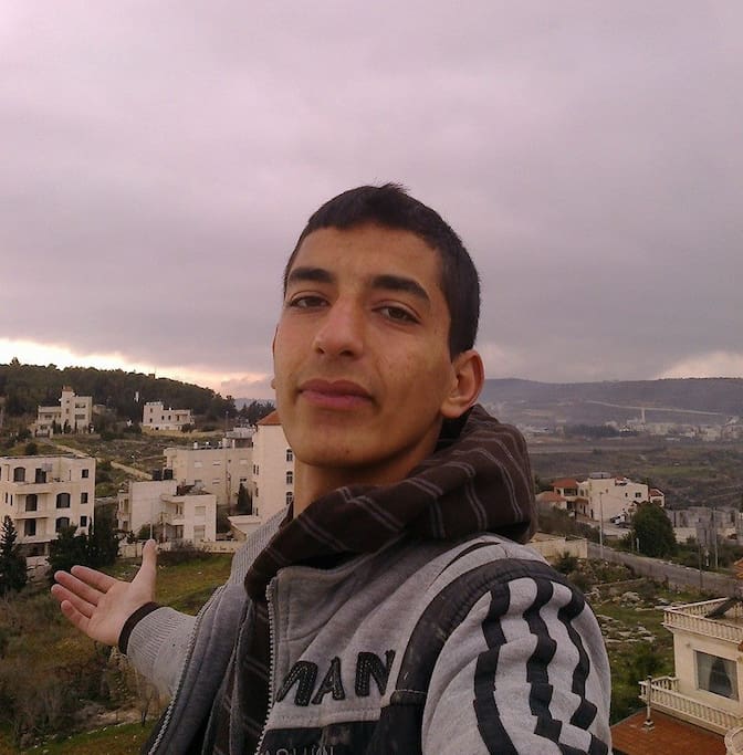 In Beit Jala above Ammar Z floors that had a nice view at the border