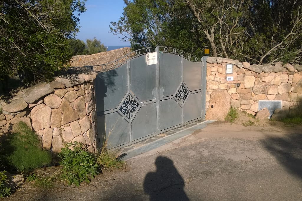 Entrata Villa,cancello elettrico