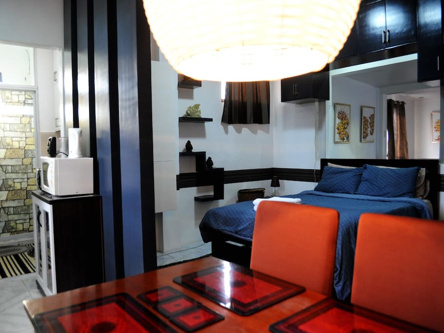 Bedroom with Table