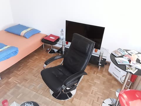 Nice, brightly and comfortable.