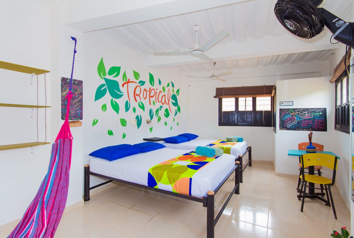 Fourth Tayrona
4 people.
2 double beds
Private bathroom Fans Fans