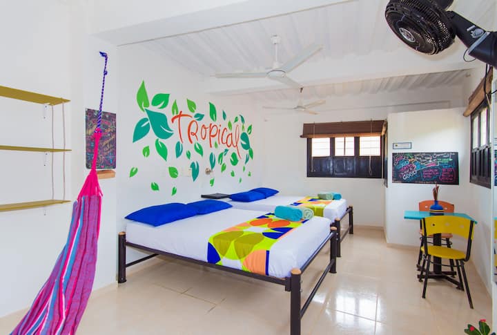 Watu 4 wa Tayrona.
Vitanda 2 vya watu wawili Bafu la kujitegemea

