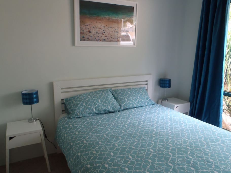 Queen size bed