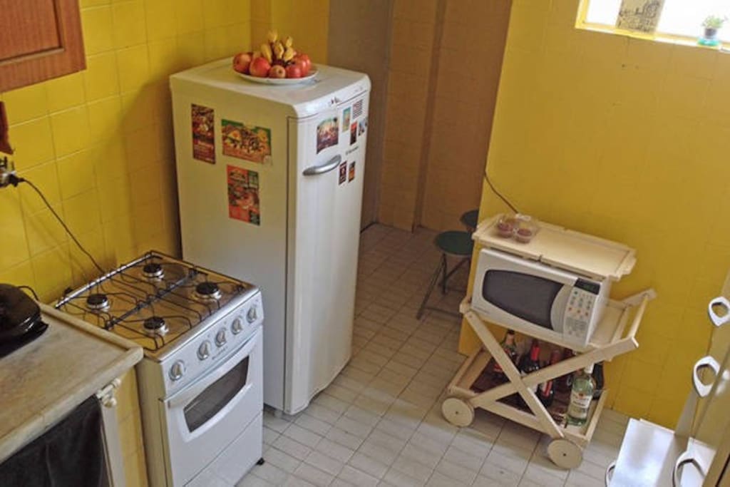 A yellow kitchen give you the taste of our love for good and slow food.