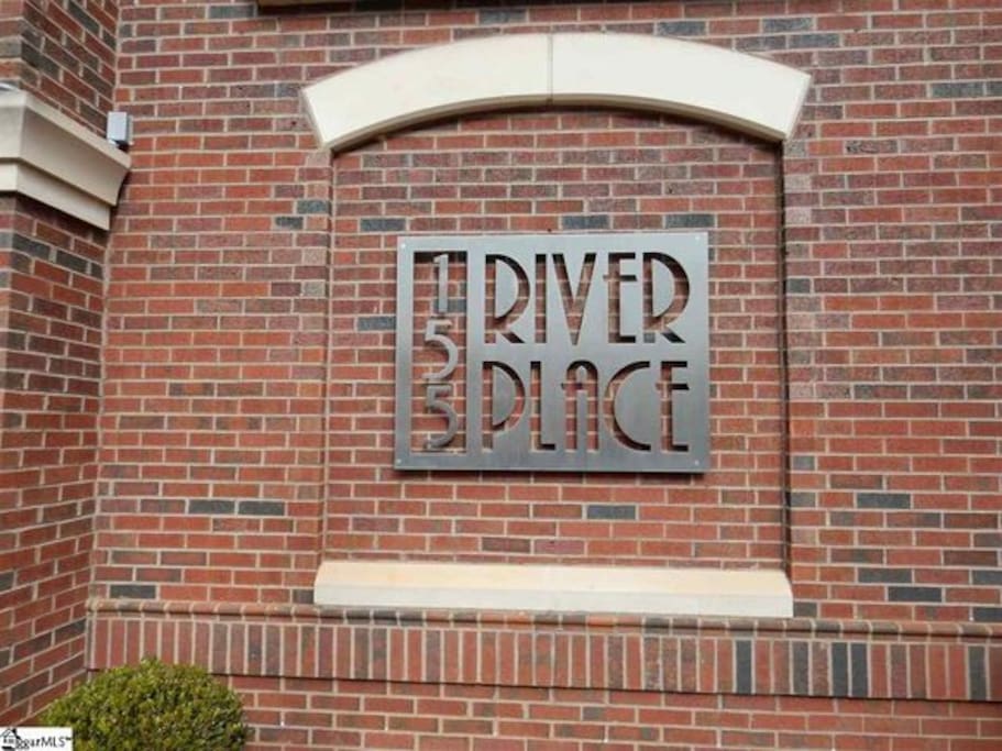 155 Riverplace