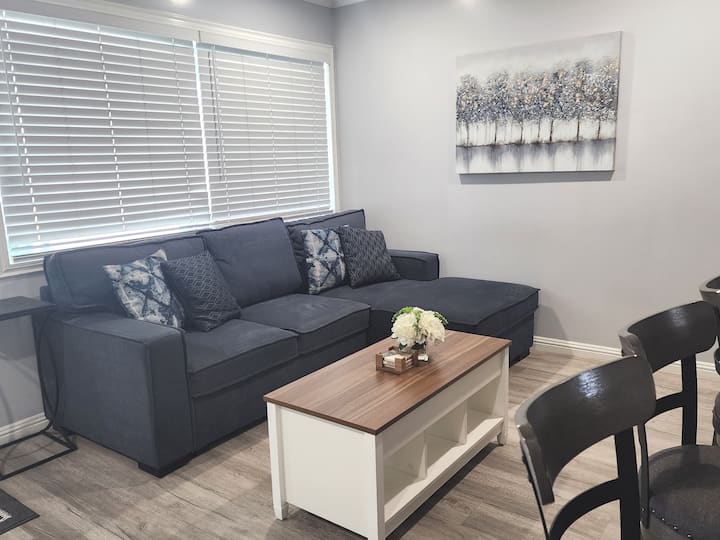 Modern Friendly 3 Bedroom Home - Downey, CA