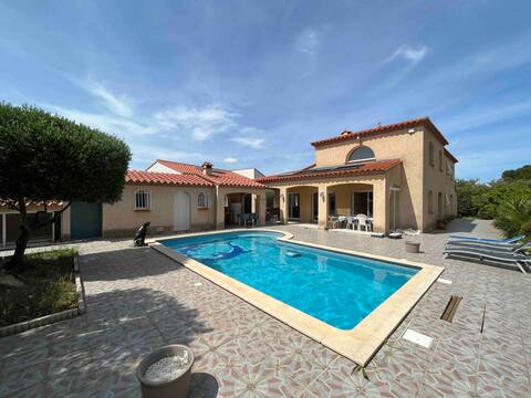 Large Villa "Mediterranean" 6 S.Parentales 250m2