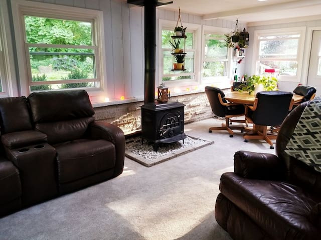 Airbnb Fredonia Vacation Rentals Places To Stay Wisconsin
