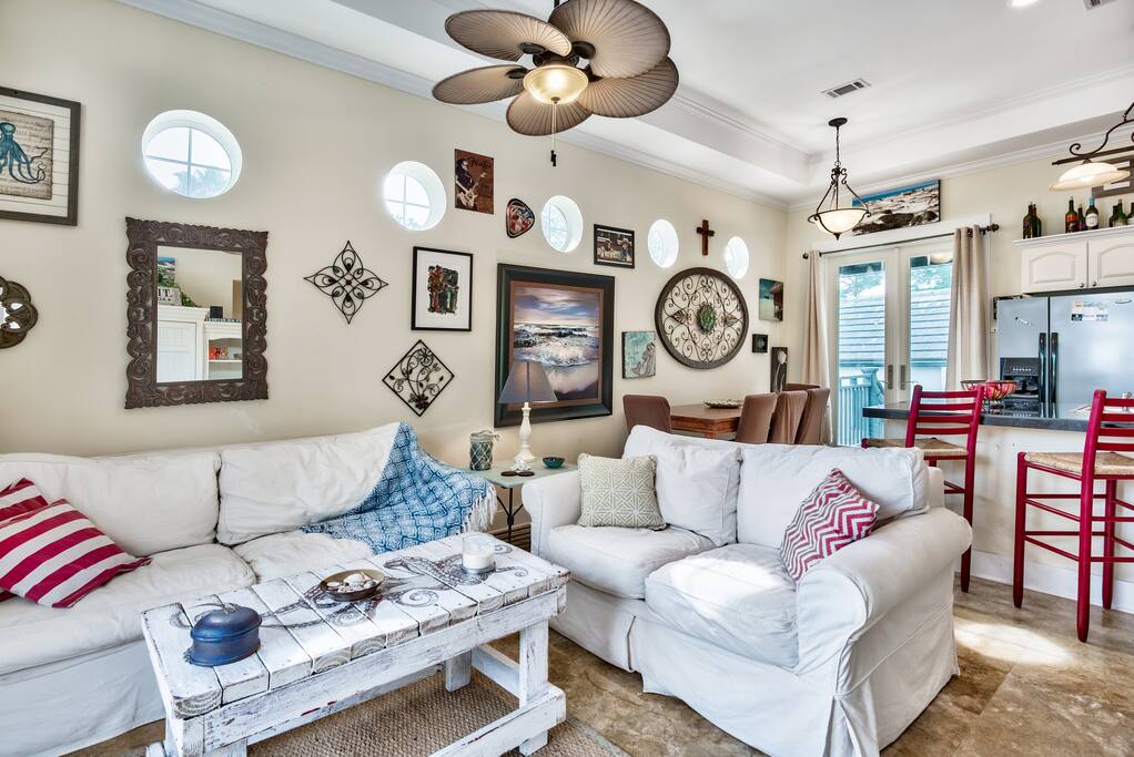 Open Floor Plan Living, Dining and Kitchen
