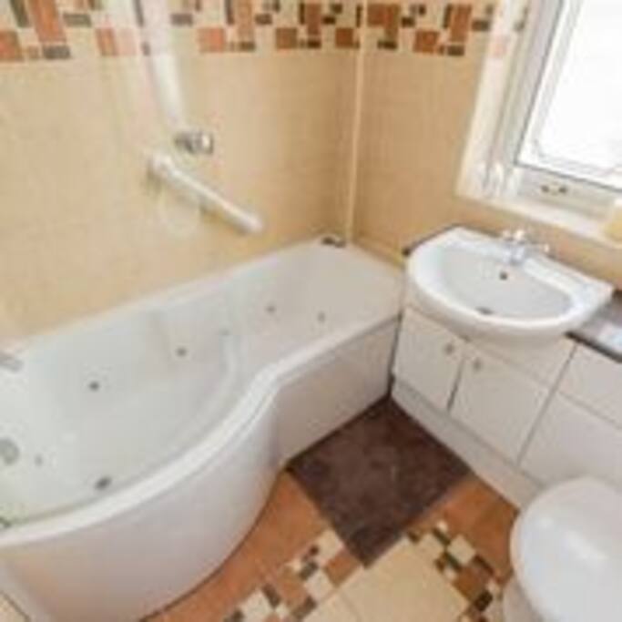 Modern bathroom and Shower with jacuzzi bath