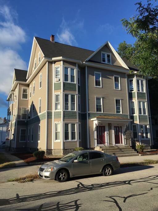226-228 Merrimack Street Manchester NH 03103. Entrance to Studio Apartment 1WR is in the back of the building.