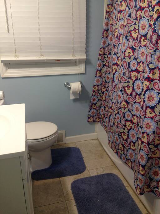 Bathroom shared between 2 BRs