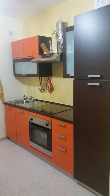 Cucina con piano cottura ad induzione