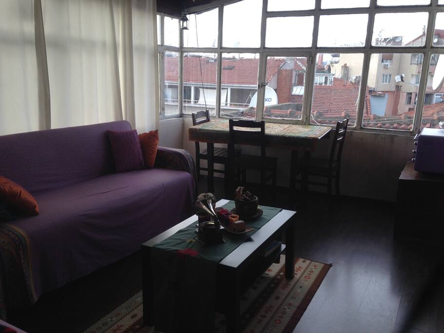 I don't need any curtains for my living room, beacuse I prefer to watch the bright lights in the evenings.