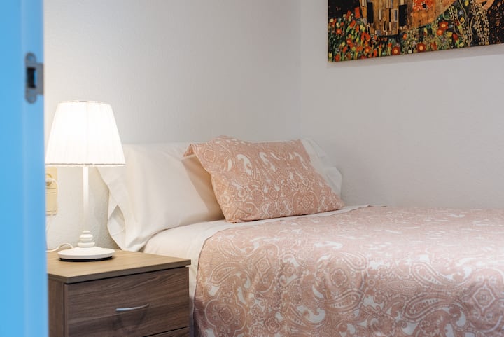 1.05 מיטה. חדר 2
