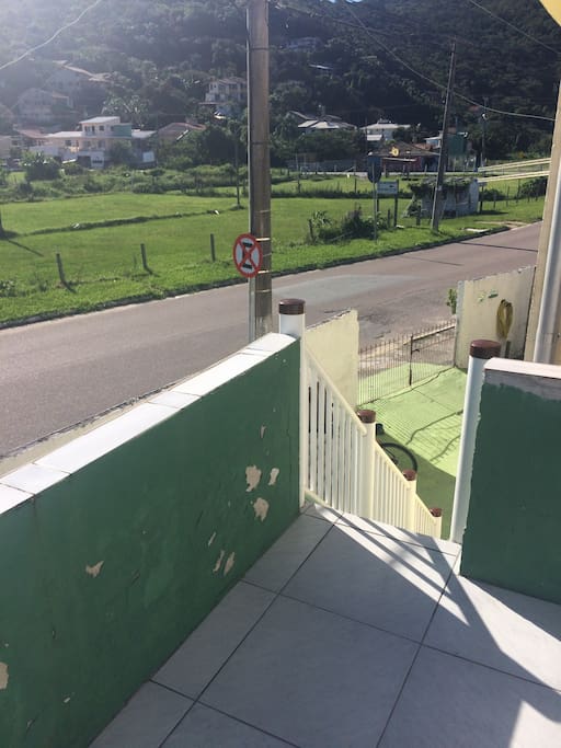 Escada principal para o apartamento