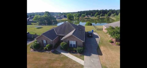 Country living, close to everything!